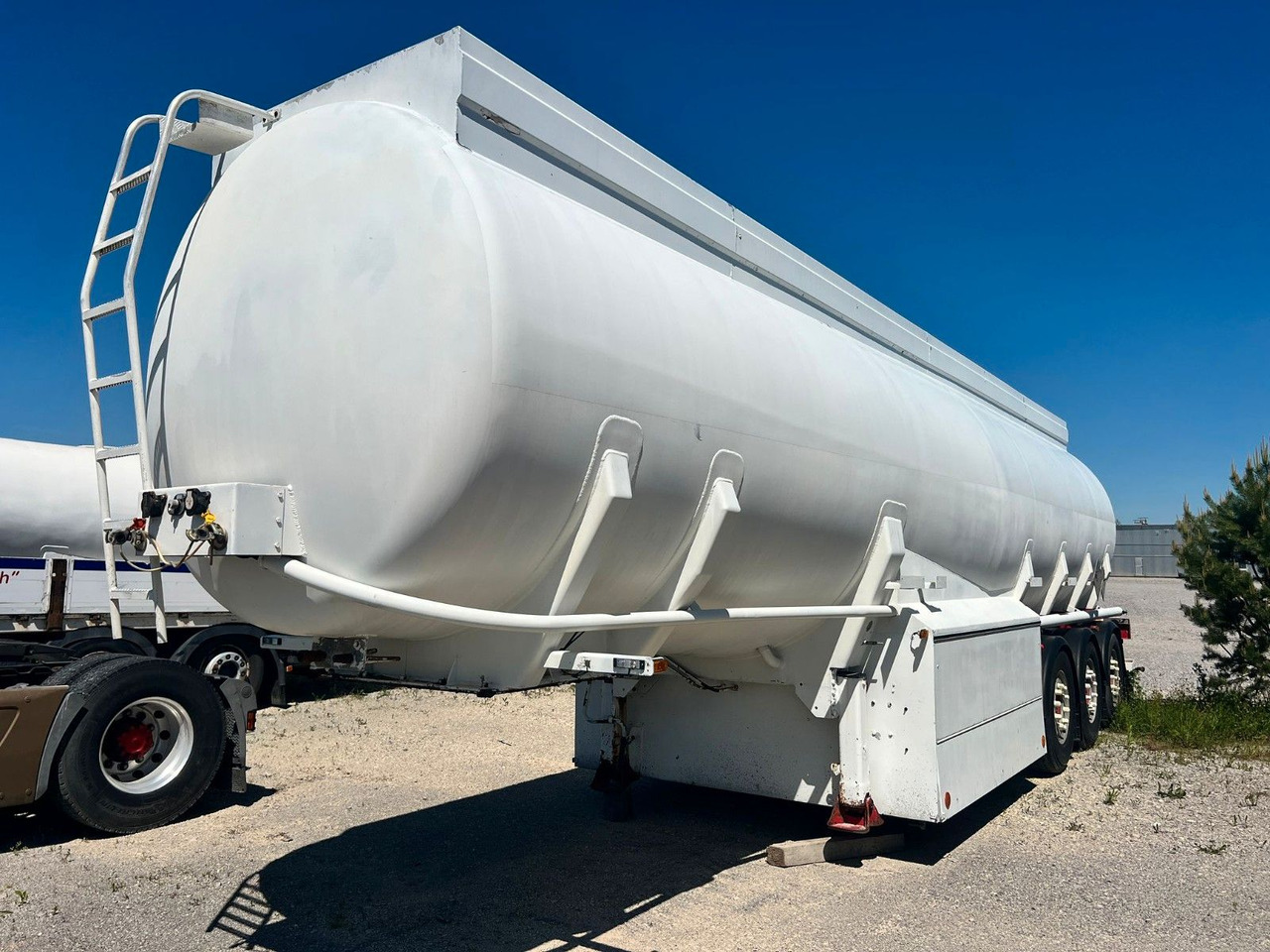 Schwarzmüller TS 3/E ADR, 6 Kammern Treibstoff Fuel - Полуремарке цистерна: снимка 5 Schwarzmüller TS 3/E ADR, 6 Kammern Treibstoff Fuel - Полуремарке цистерна: снимка 5