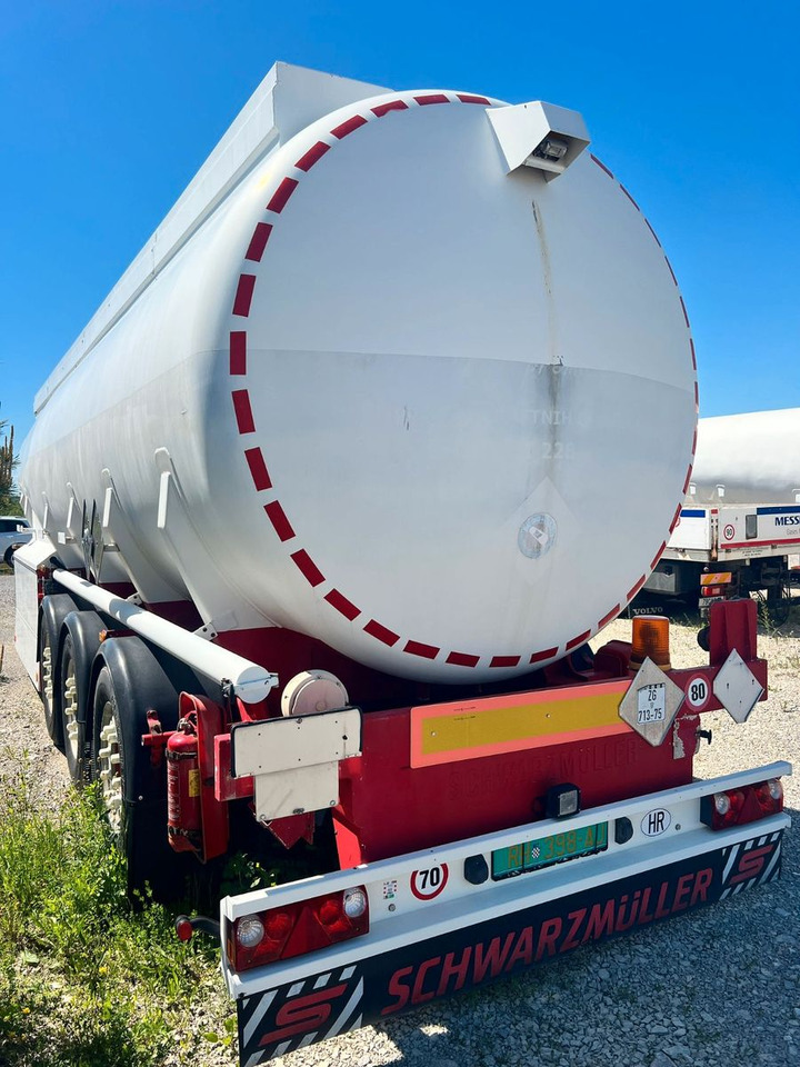 Schwarzmüller TS 3/E ADR, 6 Kammern Treibstoff Fuel - Полуремарке цистерна: снимка 3 Schwarzmüller TS 3/E ADR, 6 Kammern Treibstoff Fuel - Полуремарке цистерна: снимка 3