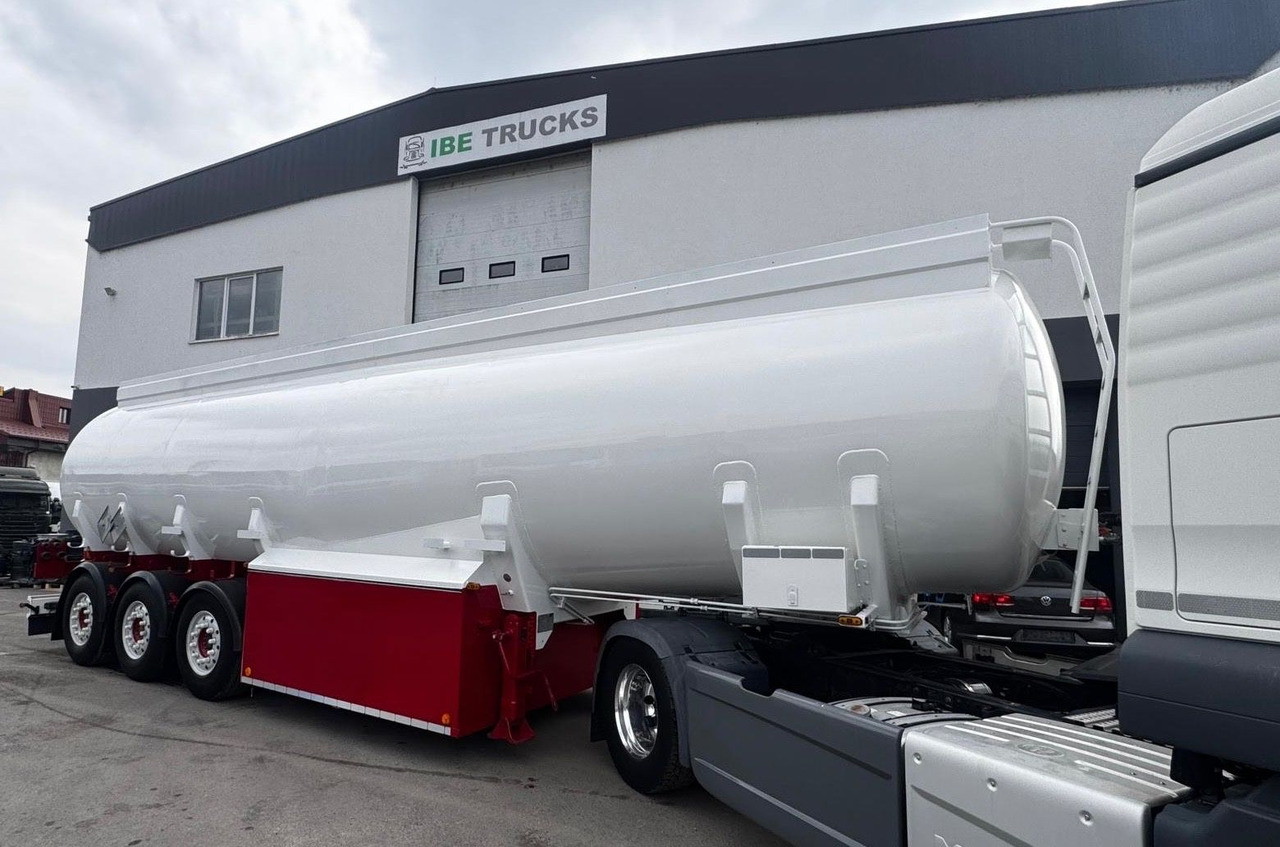Schwarzmüller TS 3/E ADR, 6 Kammern Treibstoff Fuel - Полуремарке цистерна: снимка 1 Schwarzmüller TS 3/E ADR, 6 Kammern Treibstoff Fuel - Полуремарке цистерна: снимка 1