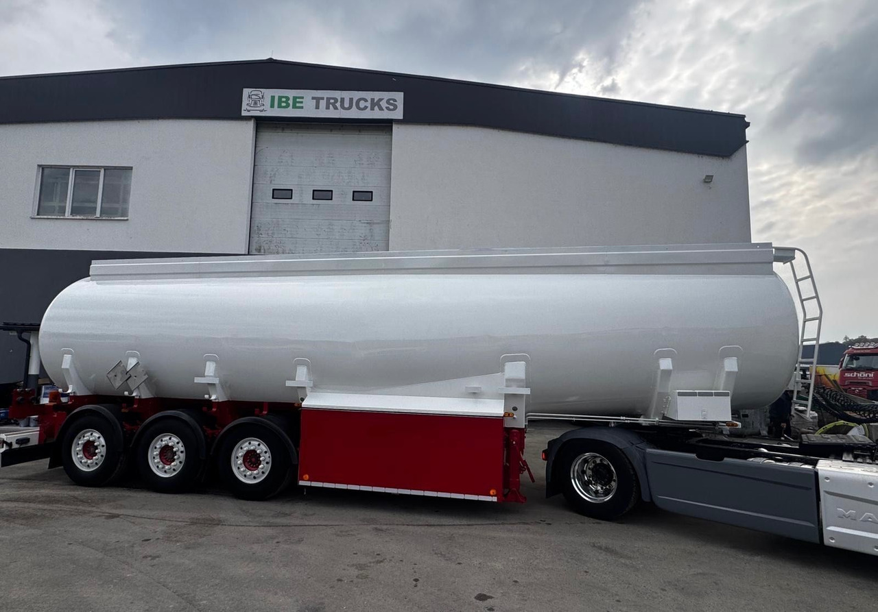 Schwarzmüller TS 3/E ADR, 6 Kammern Treibstoff Fuel - Полуремарке цистерна: снимка 2 Schwarzmüller TS 3/E ADR, 6 Kammern Treibstoff Fuel - Полуремарке цистерна: снимка 2