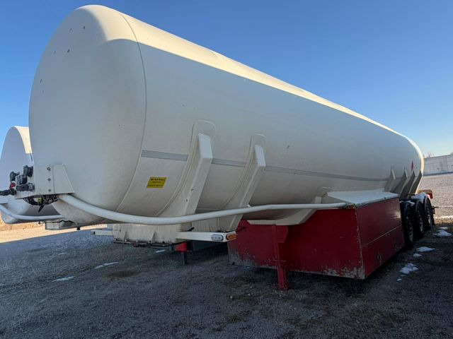 Schwarzmüller TS 3/E, ADR,Treibstofftank Diesel/Benzin, 5 Kamm - Полуремарке цистерна: снимка 1 Schwarzmüller TS 3/E, ADR,Treibstofftank Diesel/Benzin, 5 Kamm - Полуремарке цистерна: снимка 1