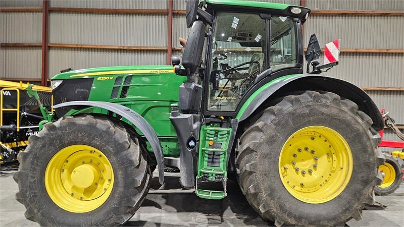 John Deere 6250R Ultimate Edition - Трактор: снимка 2 John Deere 6250R Ultimate Edition - Трактор: снимка 2