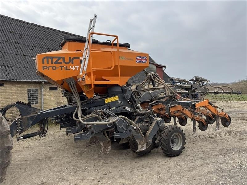 Mzuri Pro-Till 4T Med en del extra tilbehør/reserv - Сеялка: снимка 1 Mzuri Pro-Till 4T Med en del extra tilbehør/reserv - Сеялка: снимка 1