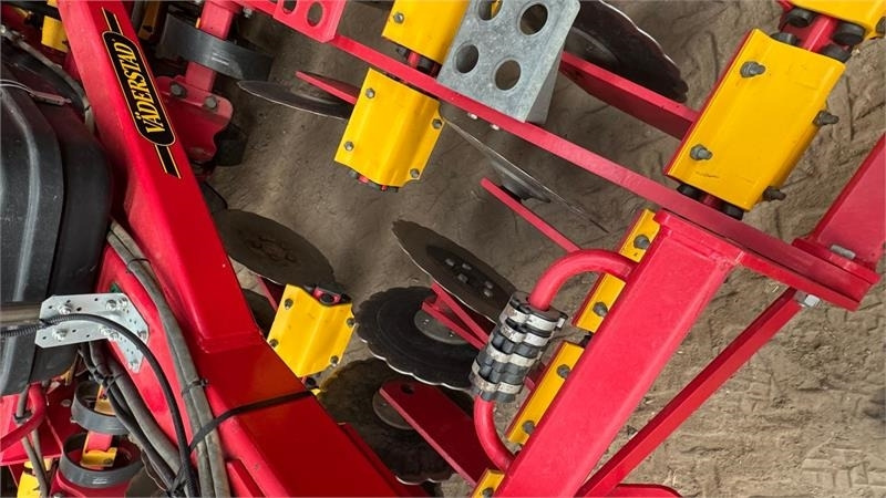 Комбинирана сеялка Vaderstad Rapid 400C Rapid 400 C: снимка 8 Комбинирана сеялка Vaderstad Rapid 400C Rapid 400 C: снимка 8