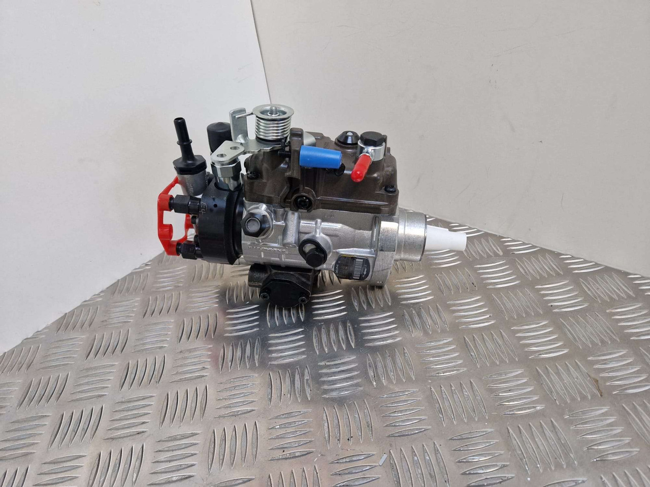 320/06933 12V injection pump 9520A512G Delphi - Двигател и части за Строителна техника: снимка 2 320/06933 12V injection pump 9520A512G Delphi - Двигател и части за Строителна техника: снимка 2