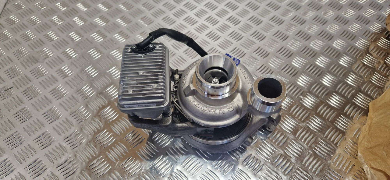BorgWarner 11559880019 turbo JCB 320/06177 - Двигател и части за Строителна техника: снимка 3 BorgWarner 11559880019 turbo JCB 320/06177 - Двигател и части за Строителна техника: снимка 3