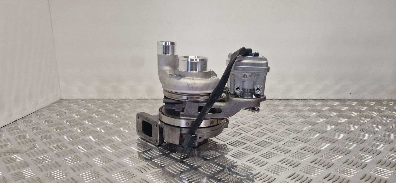 BorgWarner 11559880019 turbo JCB 320/06177 - Двигател и части за Строителна техника: снимка 2 BorgWarner 11559880019 turbo JCB 320/06177 - Двигател и части за Строителна техника: снимка 2