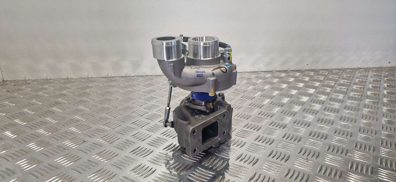 BorgWarner 53049880177 Turbo 55kw T4 JCB 320/A6431 - Двигател и части за Строителна техника: снимка 1 BorgWarner 53049880177 Turbo 55kw T4 JCB 320/A6431 - Двигател и части за Строителна техника: снимка 1