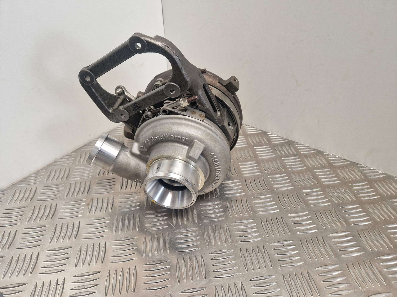 BorgWarner BV55 turbo charger JCB turbocharger - Двигател и части за Строителна техника: снимка 5 BorgWarner BV55 turbo charger JCB turbocharger - Двигател и части за Строителна техника: снимка 5