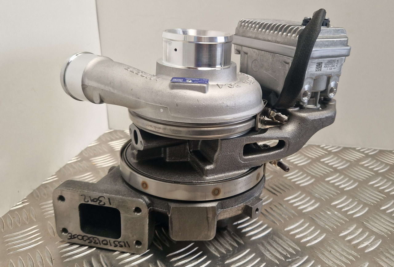 BorgWarner Turbocharger 11559880024 turbo JCB 320/06376 - Двигател и части за Строителна техника: снимка 3 BorgWarner Turbocharger 11559880024 turbo JCB 320/06376 - Двигател и части за Строителна техника: снимка 3