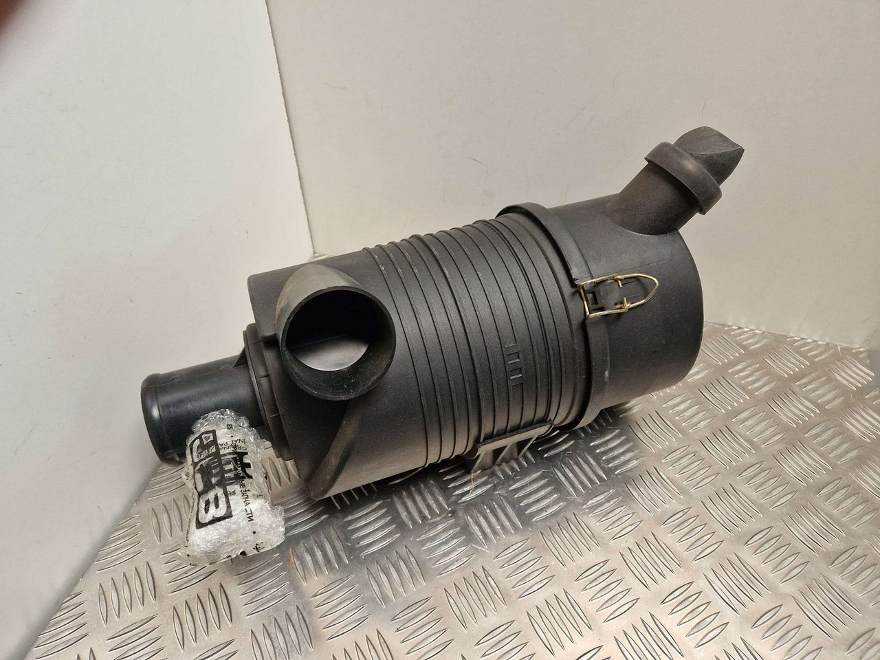 Donaldson air filter assembly JCB - Двигател и части за Строителна техника: снимка 2 Donaldson air filter assembly JCB - Двигател и части за Строителна техника: снимка 2