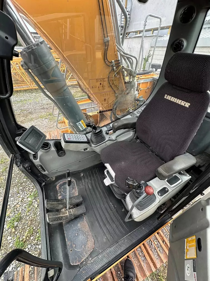 2015 Liebherr R 922 Litronic - Верижен багер: снимка 4 2015 Liebherr R 922 Litronic - Верижен багер: снимка 4