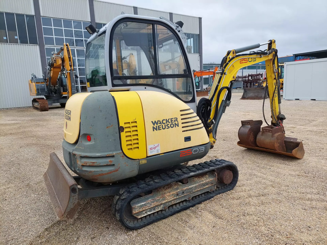 2015 Wacker Neuson 2503RD - Мини багер: снимка 3 2015 Wacker Neuson 2503RD - Мини багер: снимка 3