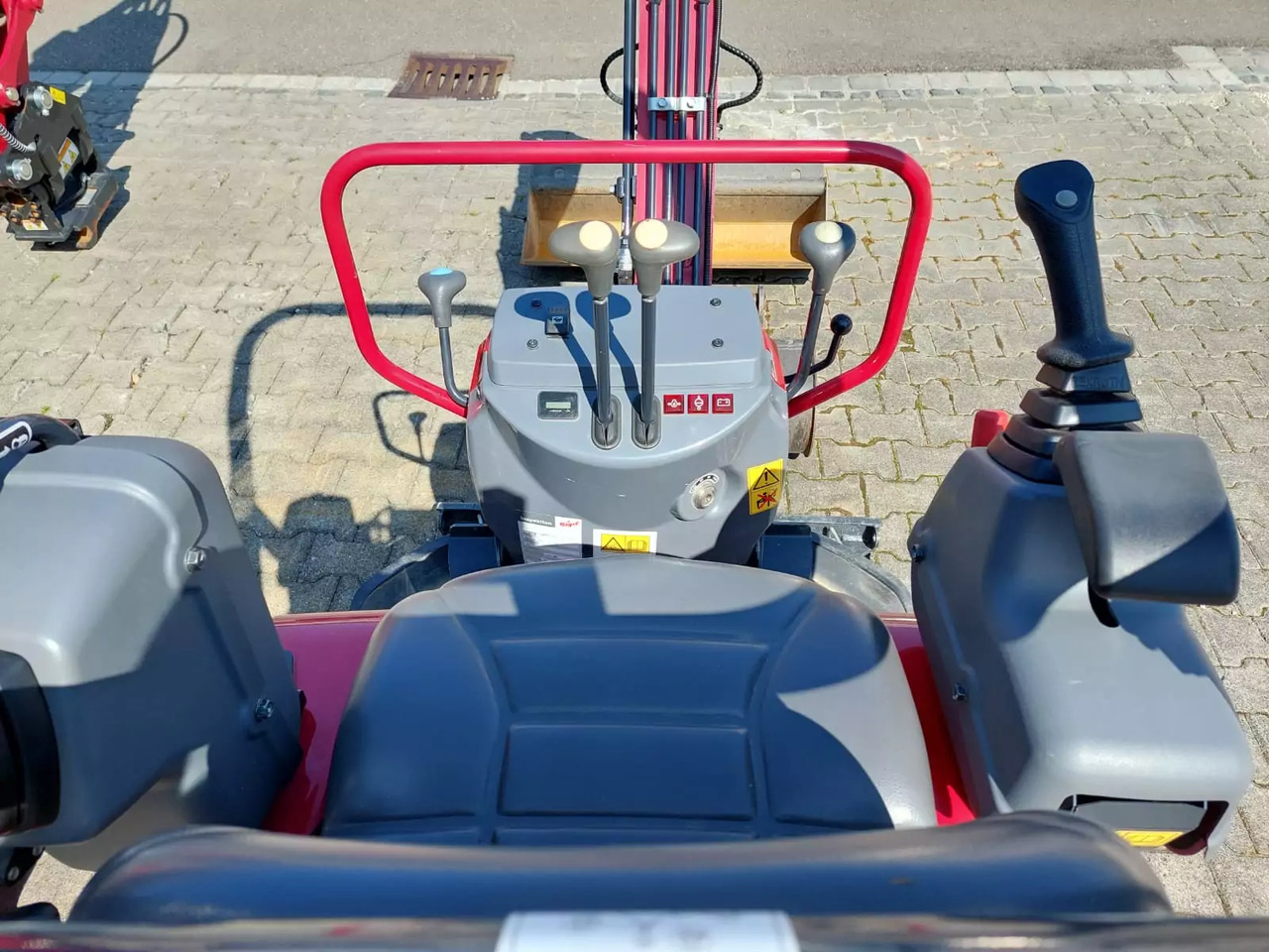 2023 Yanmar Vio 12 - Мини багер: снимка 5 2023 Yanmar Vio 12 - Мини багер: снимка 5