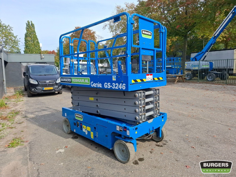 Genie GS3246 Nieuwe accus + lader - Ножична работна платформа: снимка 2 Genie GS3246 Nieuwe accus + lader - Ножична работна платформа: снимка 2