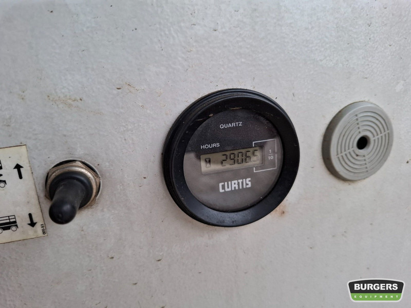 HOLLANDLIFT HL220D25 - Ножична работна платформа: снимка 5 HOLLANDLIFT HL220D25 - Ножична работна платформа: снимка 5