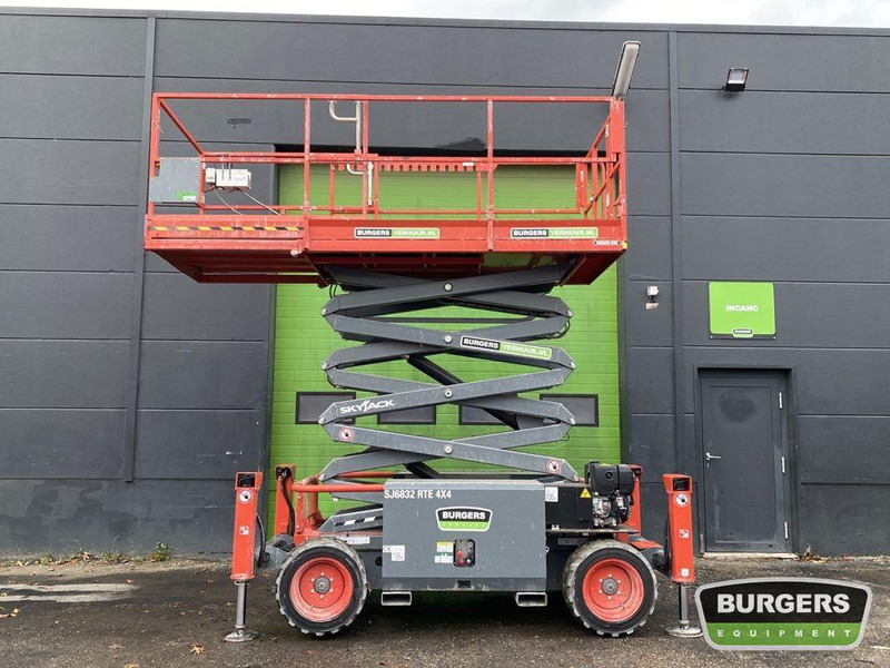 Skyjack SJ6832 RTE - Ножична работна платформа: снимка 1 Skyjack SJ6832 RTE - Ножична работна платформа: снимка 1