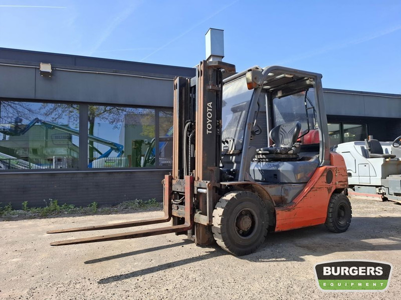 Toyota 02-8FGF20 - Газокар: снимка 1 Toyota 02-8FGF20 - Газокар: снимка 1