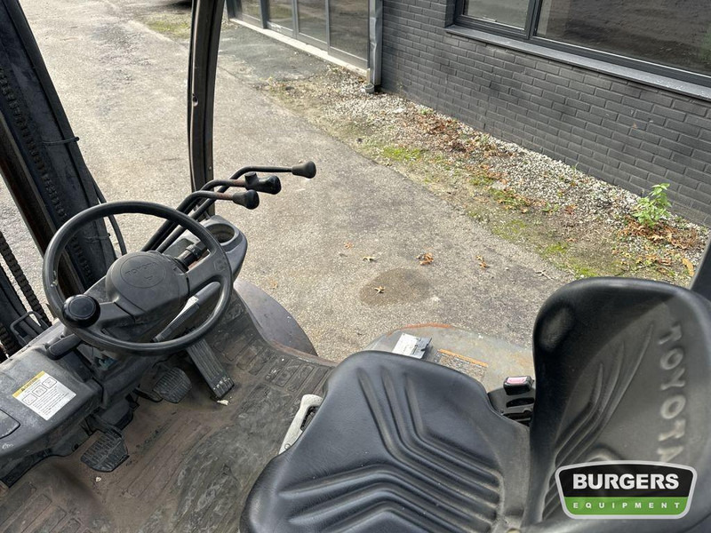 Toyota 8FDF25 - Дизелов мотокар: снимка 5 Toyota 8FDF25 - Дизелов мотокар: снимка 5