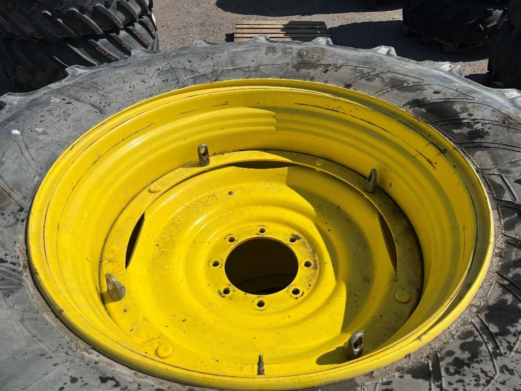 Alliance 650/65R38 600/60R28 till JD 6155 M - Гума за Селскостопанска техника: снимка 4 Alliance 650/65R38 600/60R28 till JD 6155 M - Гума за Селскостопанска техника: снимка 4