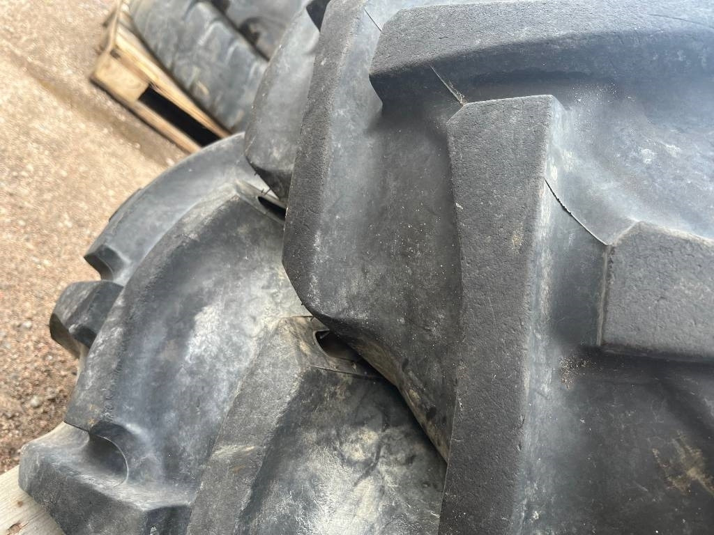 BKT 12,4-24 12 lagers till Volvo 641 640 642 - Гума за Строителна техника: снимка 4 BKT 12,4-24 12 lagers till Volvo 641 640 642 - Гума за Строителна техника: снимка 4