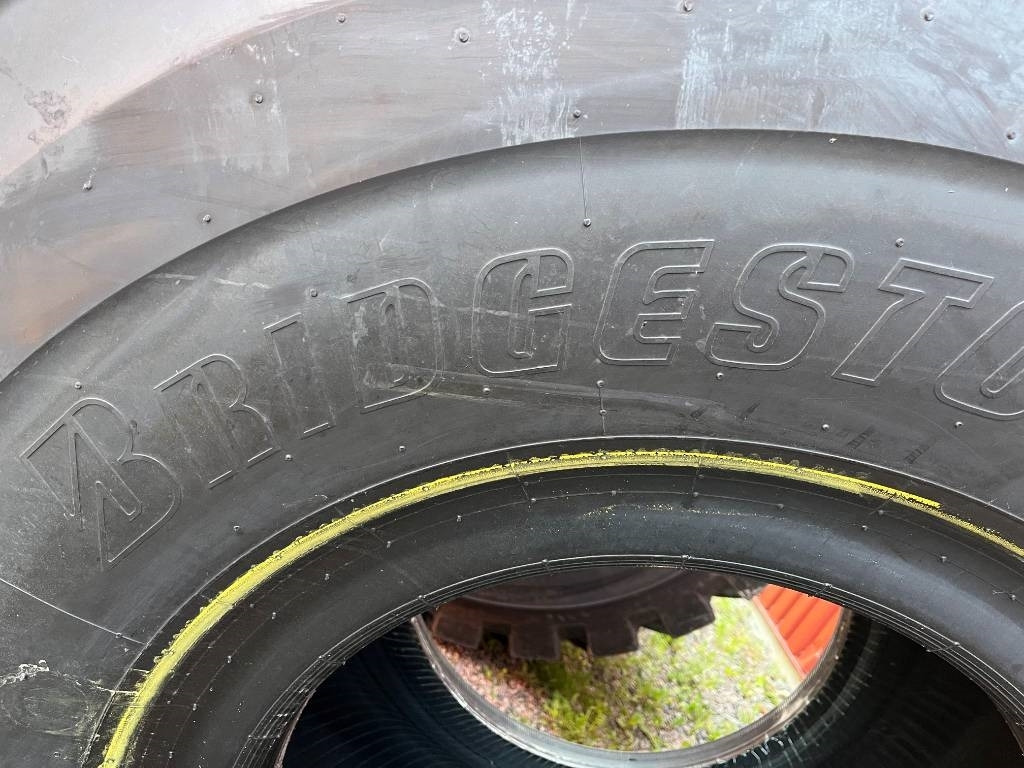 Bridgestone 29,5R25 Nya däck New Tyre - Комплект колела: снимка 5 Bridgestone 29,5R25 Nya däck New Tyre - Комплект колела: снимка 5
