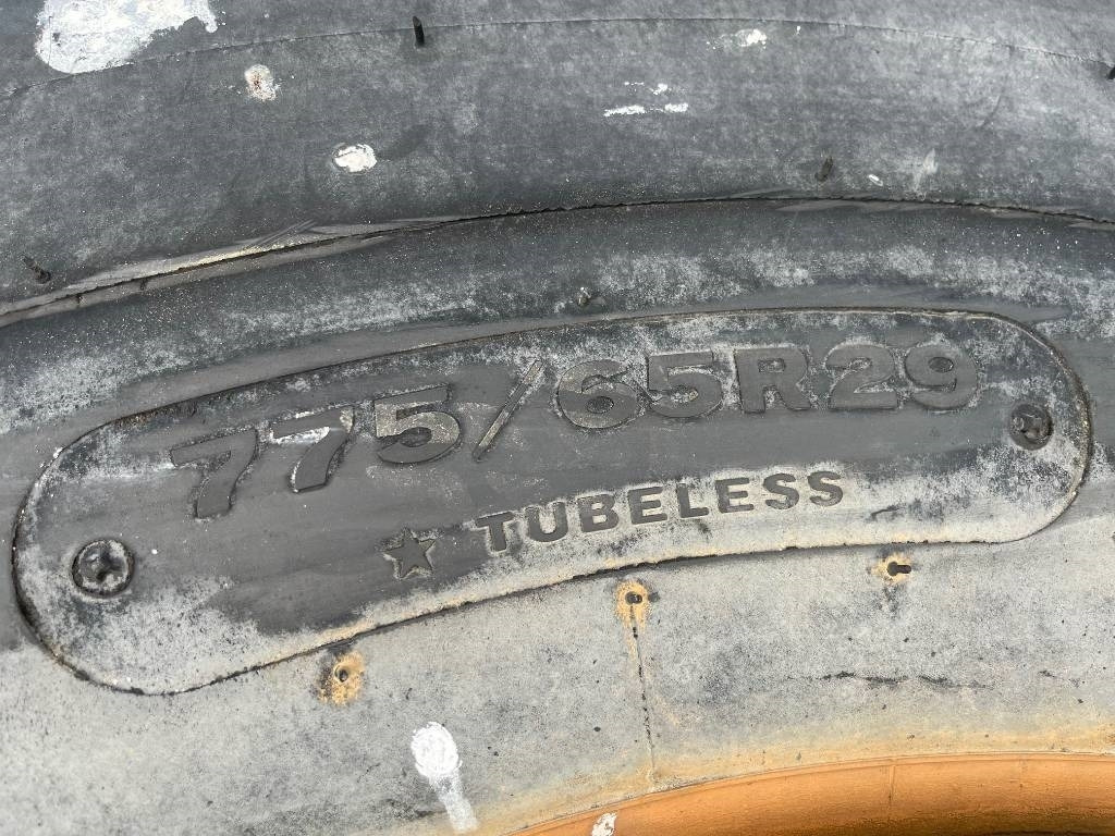 Bridgestone 775 /65 R29 Volvo L180 Wheels - Комплект колела: снимка 2 Bridgestone 775 /65 R29 Volvo L180 Wheels - Комплект колела: снимка 2