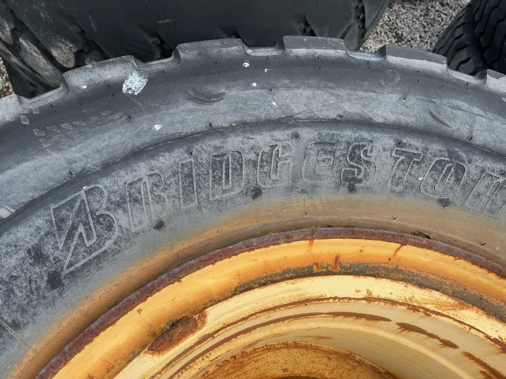 Bridgestone 775 /65 R29 Volvo L180 Wheels - Комплект колела: снимка 4 Bridgestone 775 /65 R29 Volvo L180 Wheels - Комплект колела: снимка 4