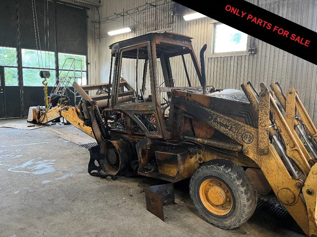 Case 580 Super L Dismantled. Only spare parts - Багер-товарач: снимка 1 Case 580 Super L Dismantled. Only spare parts - Багер-товарач: снимка 1