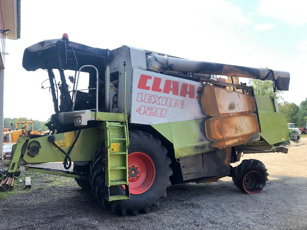 Claas Lexion 420 Dismantled for spare parts - Зърнокомбайн: снимка 1 Claas Lexion 420 Dismantled for spare parts - Зърнокомбайн: снимка 1