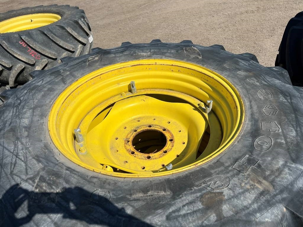Firestone 520/85R38 till JD 6620 - Гума за Селскостопанска техника: снимка 2 Firestone 520/85R38 till JD 6620 - Гума за Селскостопанска техника: снимка 2