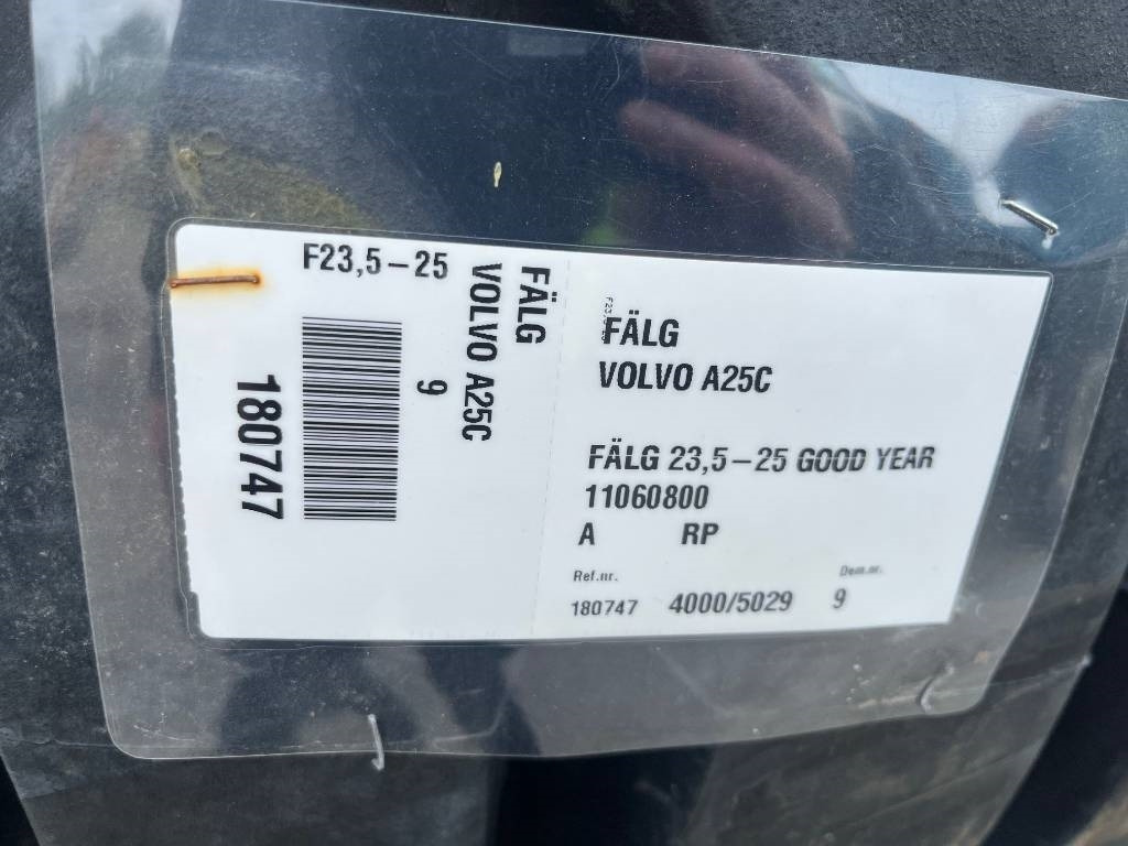 Goodyear 23,5-25 Volvo A25 C - Комплект колела: снимка 2 Goodyear 23,5-25 Volvo A25 C - Комплект колела: снимка 2