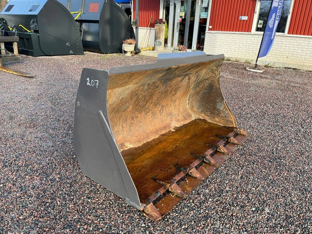 Grusskopa / Jordskopa Bucket Volvo L25 L20 - Кофа за Строителна техника: снимка 3 Grusskopa / Jordskopa Bucket Volvo L25 L20 - Кофа за Строителна техника: снимка 3