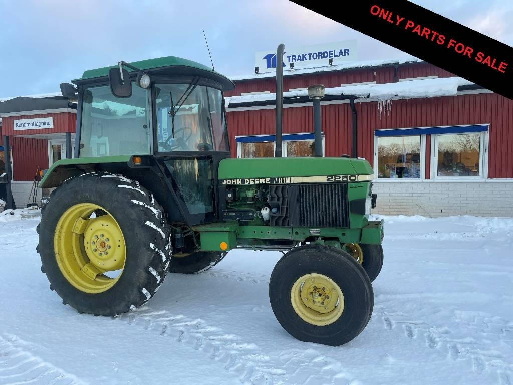 John Deere 2250 Dismantled: only spare parts - Трактор: снимка 1 John Deere 2250 Dismantled: only spare parts - Трактор: снимка 1