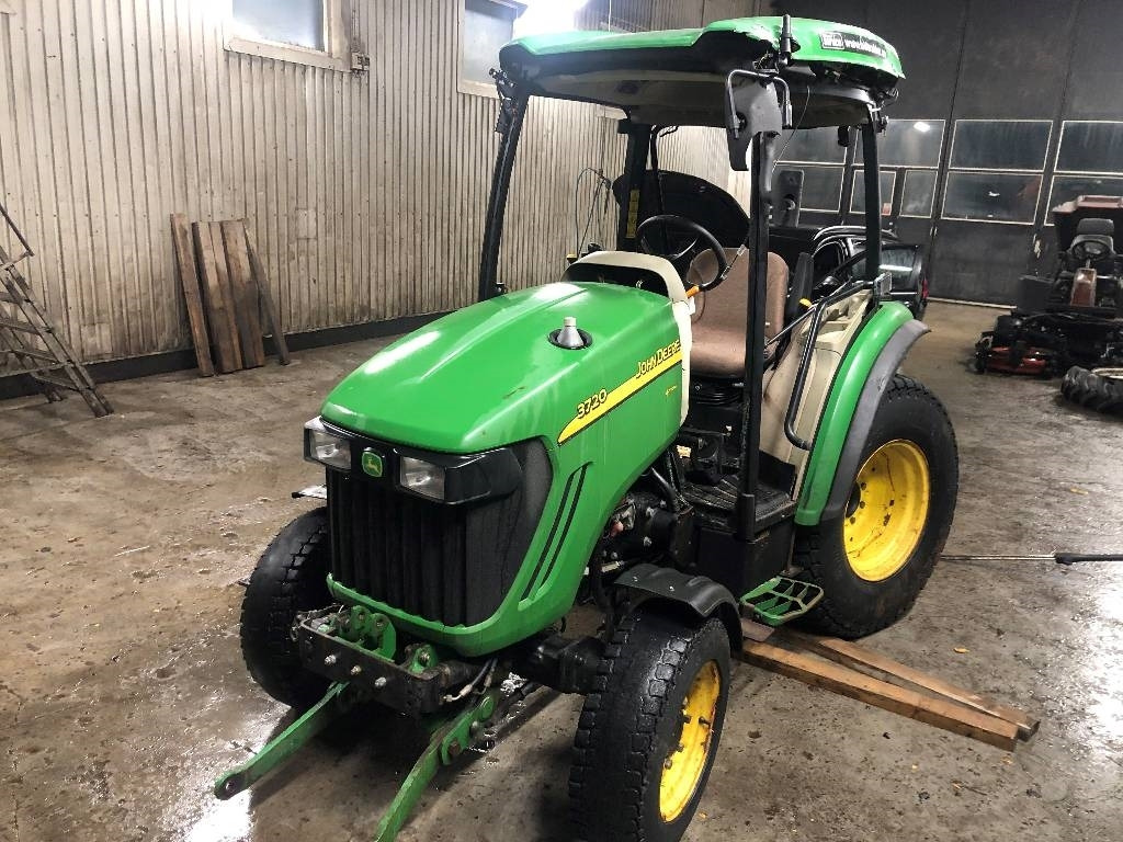 John Deere 3720 Dismantled: only spare parts - Трактор за комунални дейности: снимка 3 John Deere 3720 Dismantled: only spare parts - Трактор за комунални дейности: снимка 3