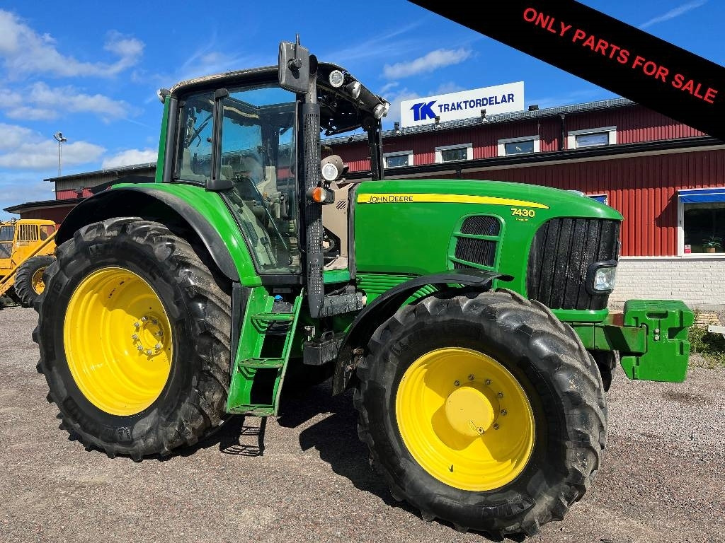 John Deere 7430 Dismantled. Only spare parts - Трактор: снимка 1 John Deere 7430 Dismantled. Only spare parts - Трактор: снимка 1
