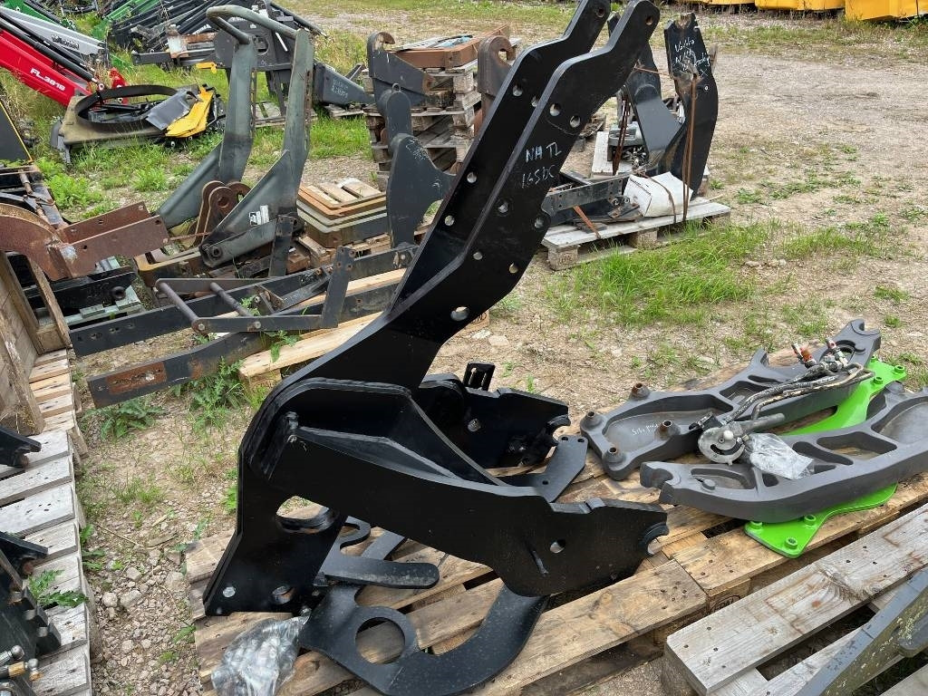 Lastarfäste Trima Ålö Quicke till New Holland T6 1 - Челен товарач за трактор: снимка 3 Lastarfäste Trima Ålö Quicke till New Holland T6 1 - Челен товарач за трактор: снимка 3