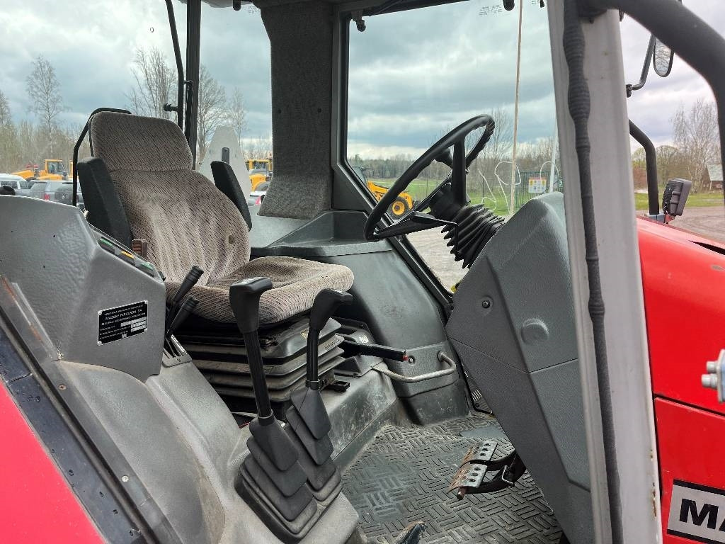 Massey Ferguson 3065 Dismantled. Only spare parts - Трактор: снимка 3 Massey Ferguson 3065 Dismantled. Only spare parts - Трактор: снимка 3