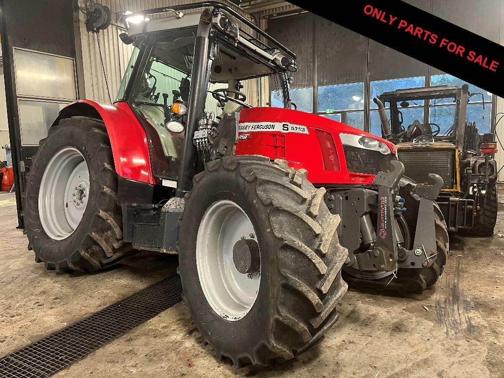Massey Ferguson 5713 Dismantled: only spare parts - Трактор: снимка 1 Massey Ferguson 5713 Dismantled: only spare parts - Трактор: снимка 1