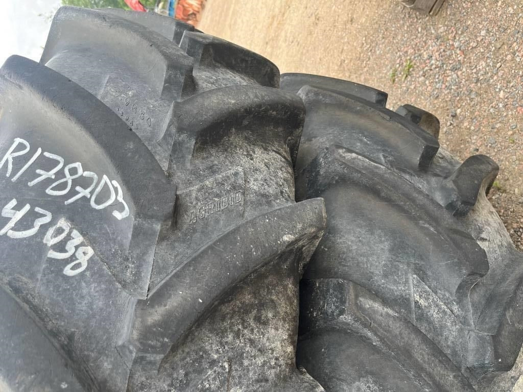 Michelin 16,9R34 till Case IH - Гума за Селскостопанска техника: снимка 2 Michelin 16,9R34 till Case IH - Гума за Селскостопанска техника: снимка 2