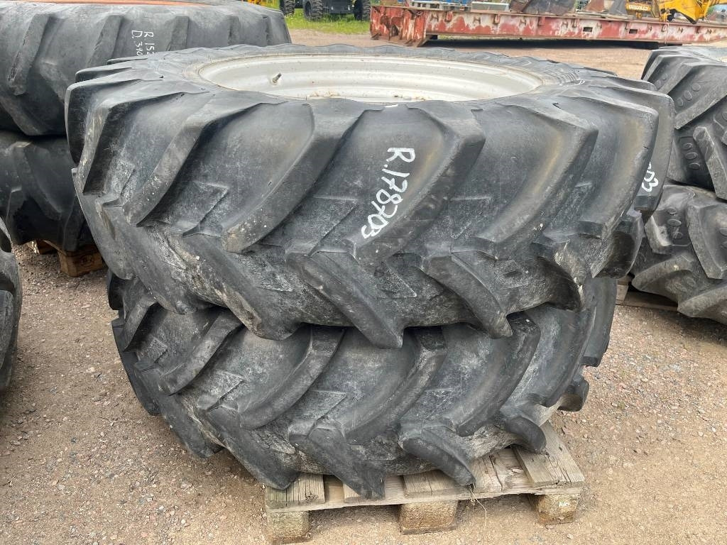Michelin 16,9R34 till Case IH - Гума за Селскостопанска техника: снимка 1 Michelin 16,9R34 till Case IH - Гума за Селскостопанска техника: снимка 1