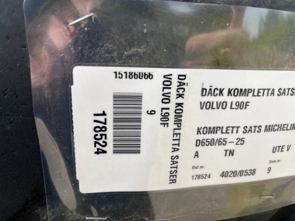 Michelin 650/65R25 Volvo L90 E , F , G , H - Комплект колела: снимка 2 Michelin 650/65R25 Volvo L90 E , F , G , H - Комплект колела: снимка 2