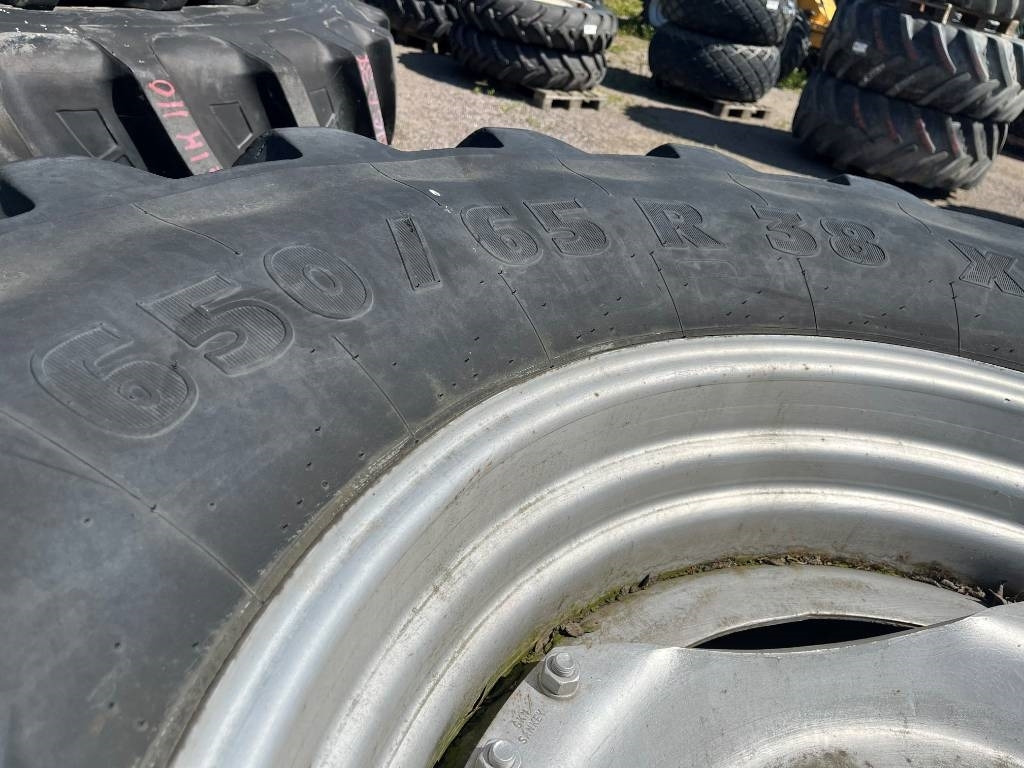 Michelin 650/65R38 till Case MX 135 - Гума за Селскостопанска техника: снимка 4 Michelin 650/65R38 till Case MX 135 - Гума за Селскостопанска техника: снимка 4