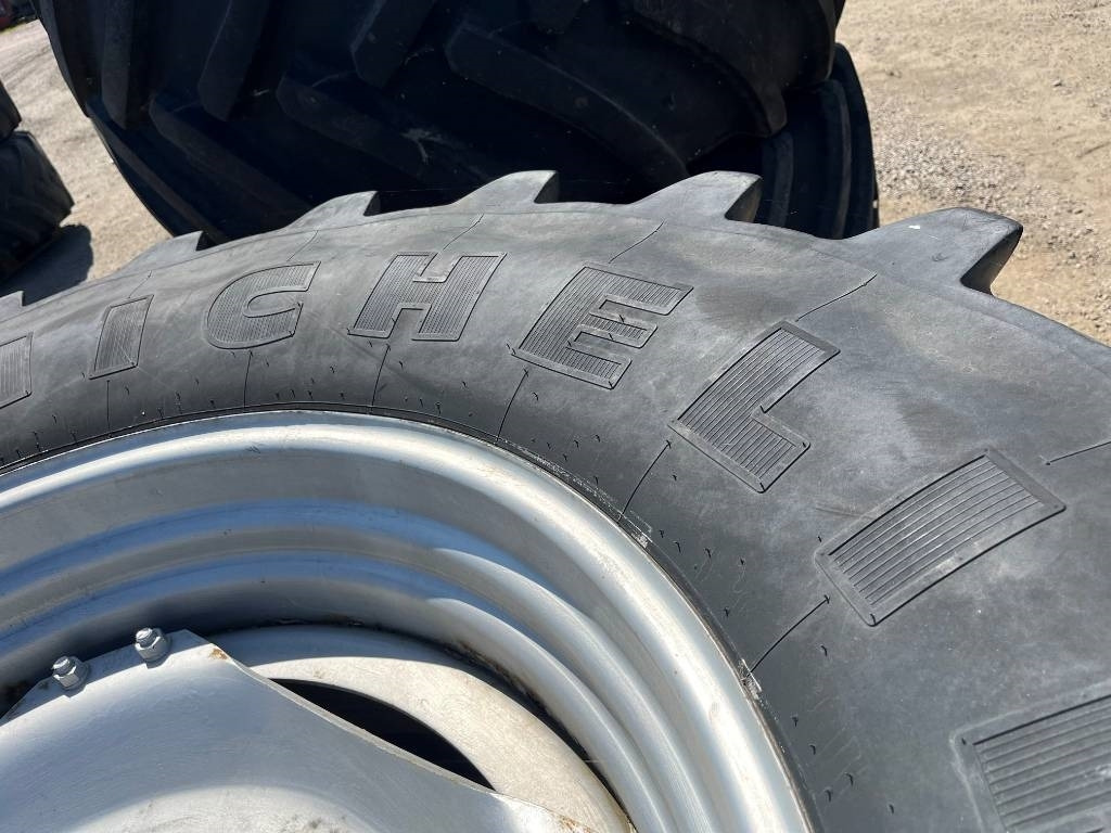Michelin 650/65R38 till Case MX 135 - Гума за Селскостопанска техника: снимка 5 Michelin 650/65R38 till Case MX 135 - Гума за Селскостопанска техника: снимка 5