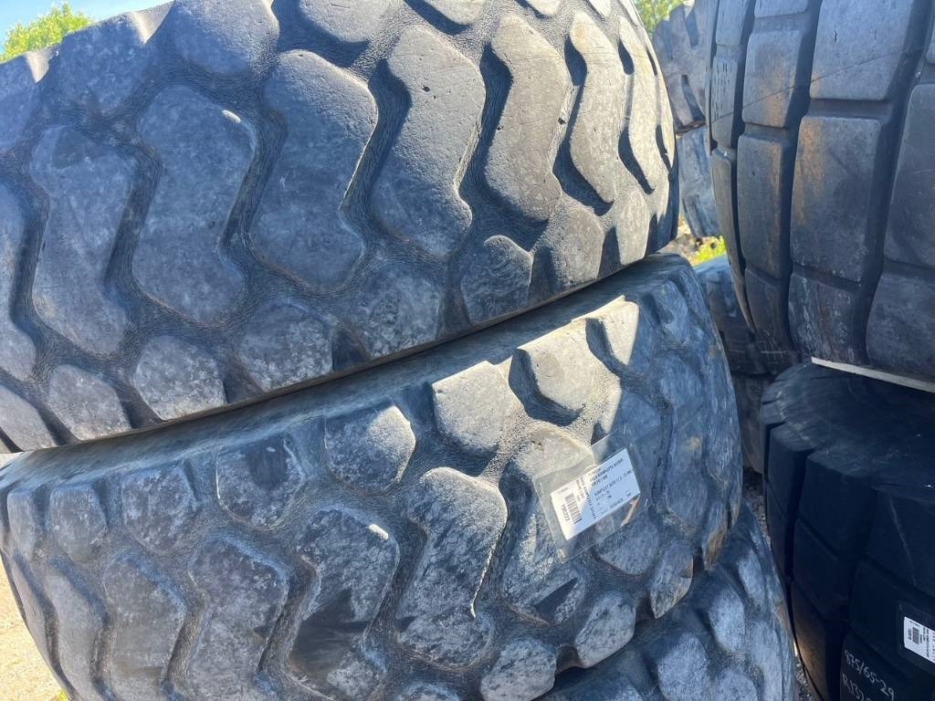 Michelin XHA 15,5-R25 till Volvo L50E C D B - Гума за Строителна техника: снимка 3 Michelin XHA 15,5-R25 till Volvo L50E C D B - Гума за Строителна техника: снимка 3