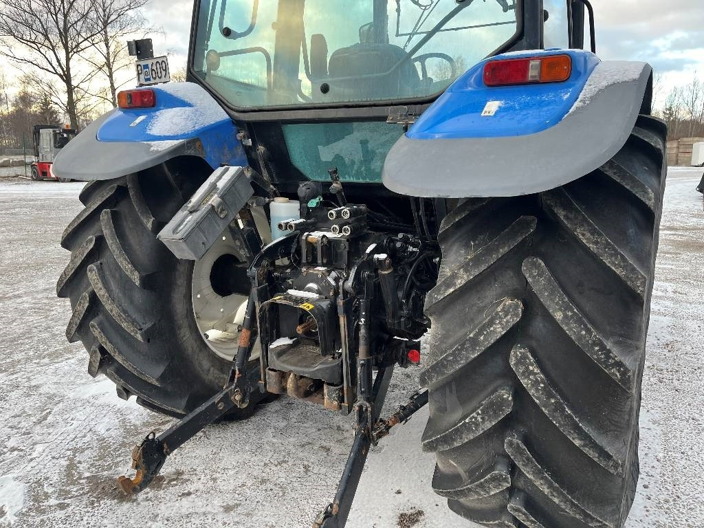 New Holland T 5070 Dismantled. Only spare parts - Трактор: снимка 4 New Holland T 5070 Dismantled. Only spare parts - Трактор: снимка 4