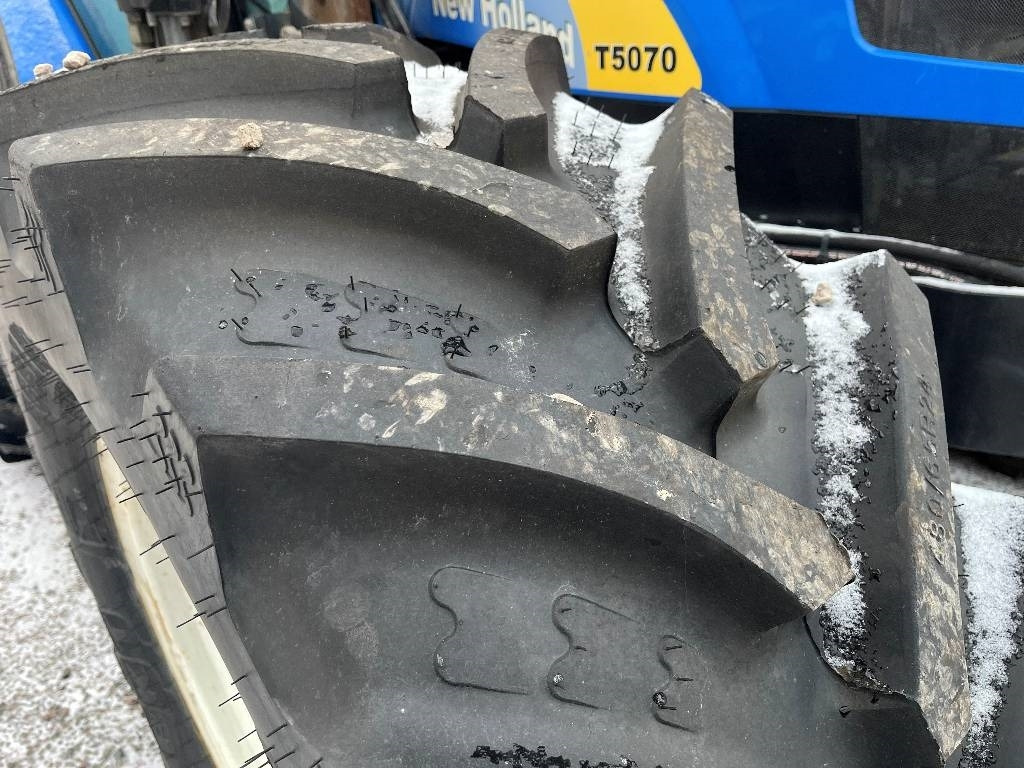New Holland T 5070 Dismantled. Only spare parts - Трактор: снимка 3 New Holland T 5070 Dismantled. Only spare parts - Трактор: снимка 3
