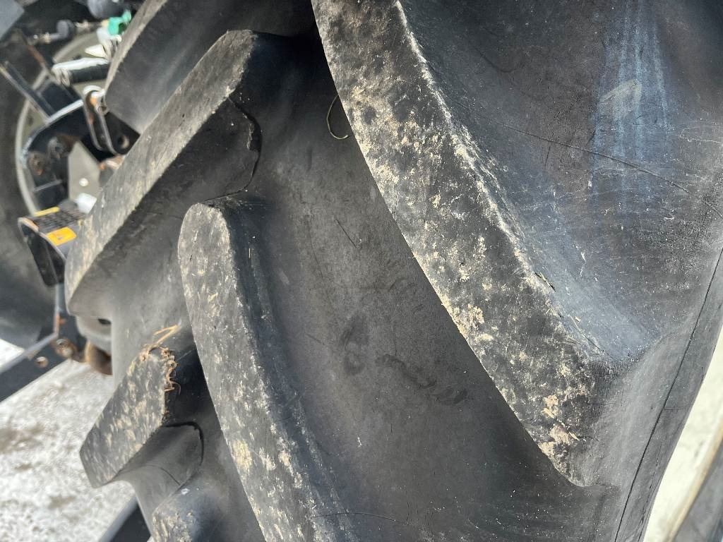 New Holland T 5070 Dismantled. Only spare parts - Трактор: снимка 5 New Holland T 5070 Dismantled. Only spare parts - Трактор: снимка 5