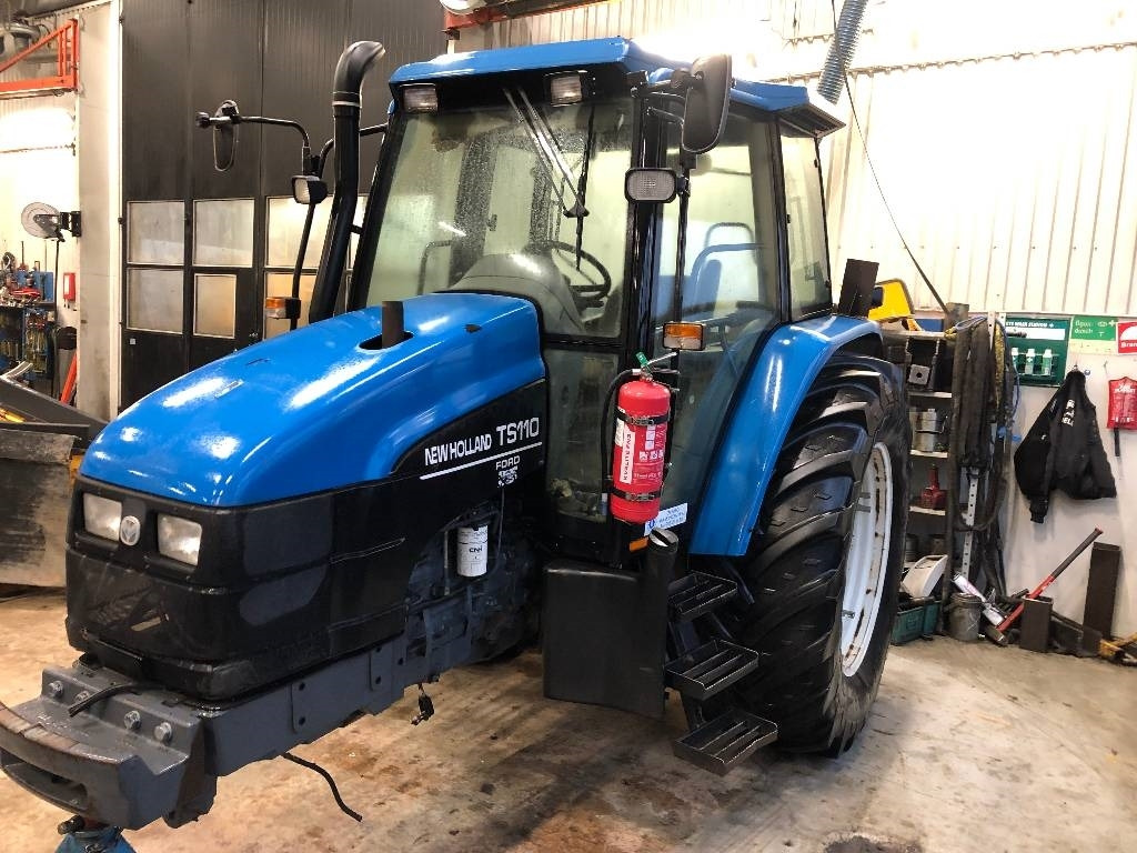 New Holland TS 110 Dismantled: only spare parts - Трактор: снимка 4 New Holland TS 110 Dismantled: only spare parts - Трактор: снимка 4