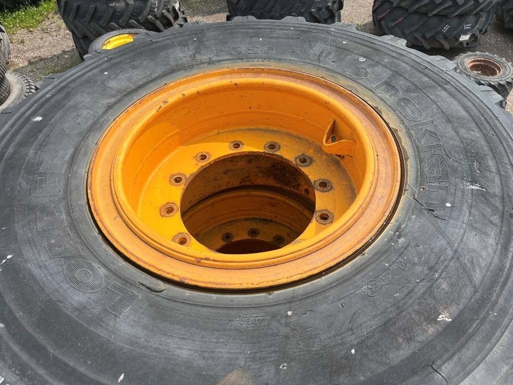 Nokian 20,5 R25 Loader grip Volvo Hyundai Huddig - Комплект колела: снимка 2 Nokian 20,5 R25 Loader grip Volvo Hyundai Huddig - Комплект колела: снимка 2